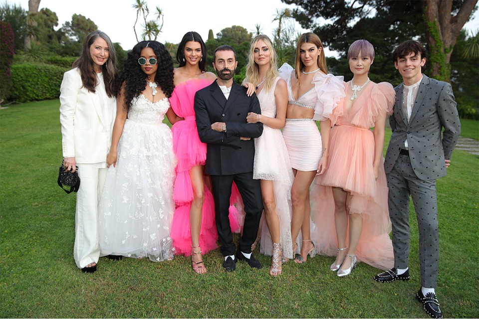 Продажи уникальной коллекции Giambattista Valli x с H&M стартовали 7 ноября. Фото предоставлено компанией H&M.