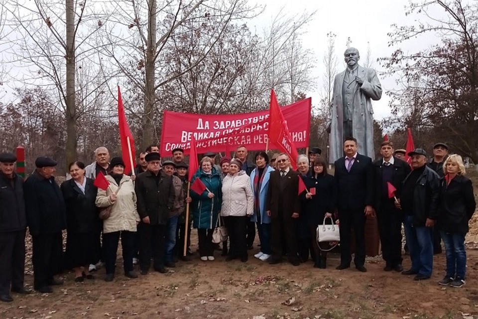 На открытии собрались несколько десятков человек. Фото: Юрий Гагин