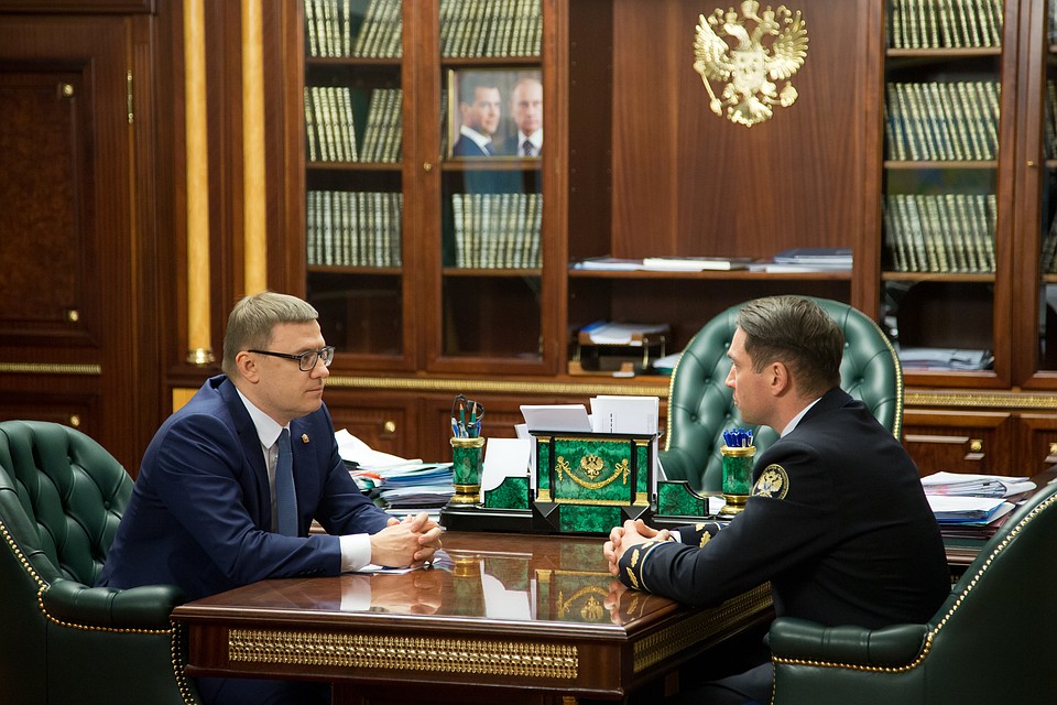 Губернатор встретился с председателем региональной КСП. Фото: gubernator74.ru