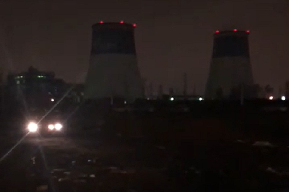Строительный мусор в Уткиной Заводи засыпали песком