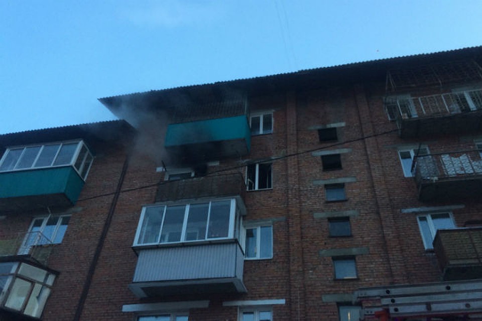 На пожаре в жилом домена улице Касьянова, в Иркутске погиб человек. Фото: ГУ МЧС России по Иркутской области.
