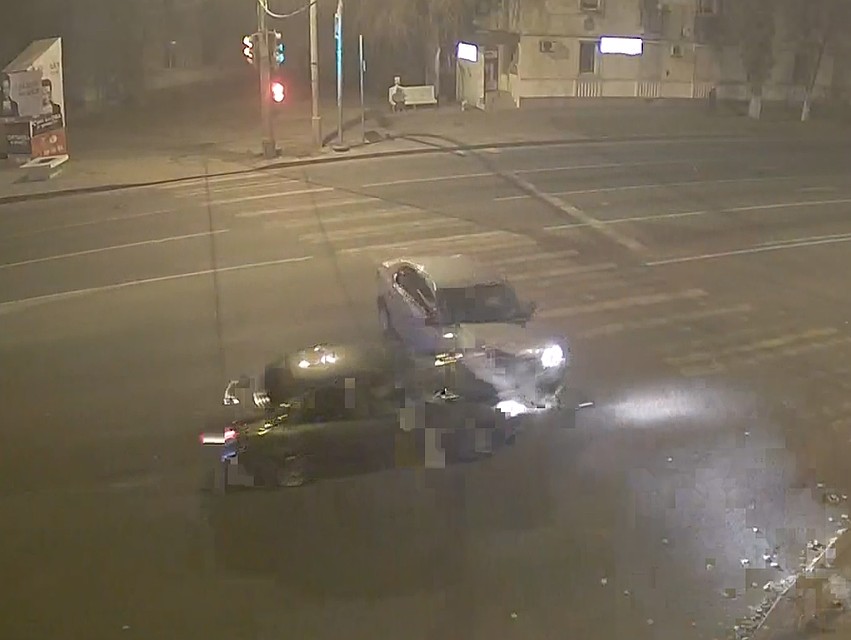 Молодой человек летел на "красный".