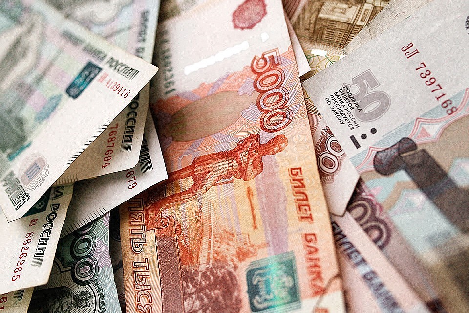 Мужчина пришел в гости и лишился денег
