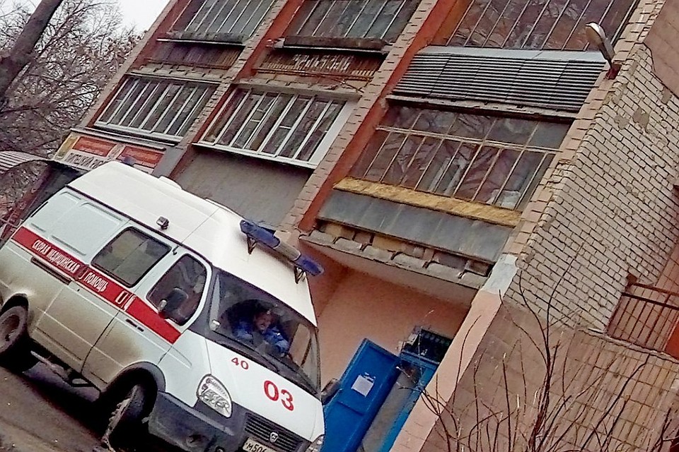 мужчине оказали экстренную помощь и увезли в больницу