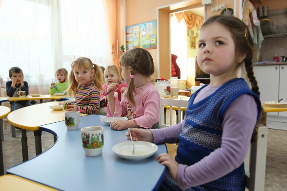 Детям в садике не давали фрукты, шоколад и выпечку