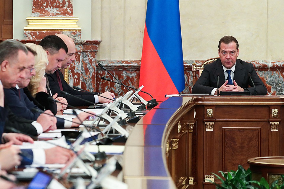 Премьер напомнил, что решать эти проблемы должны региональные власти. Фото: Екатерина Штукина/POOL/ТАСС