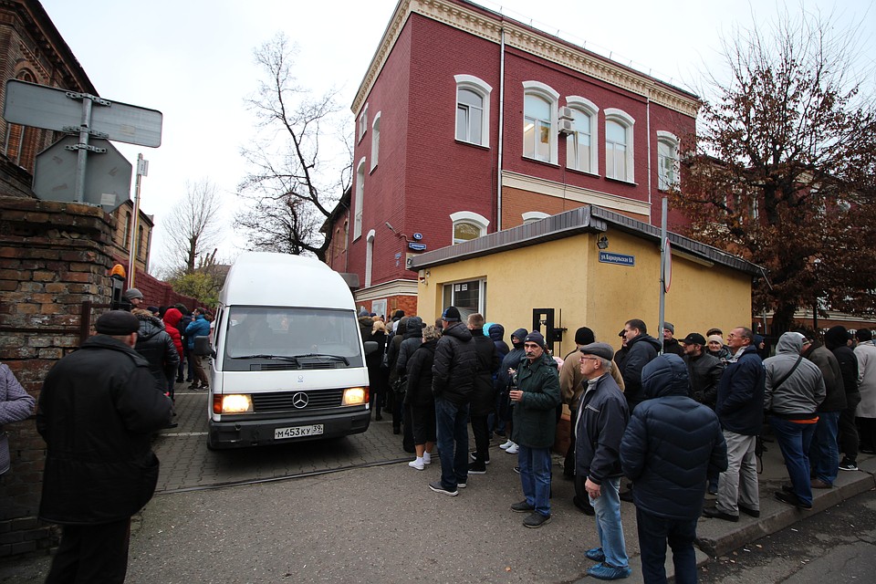 Очередь в диспансер утром 21 ноября