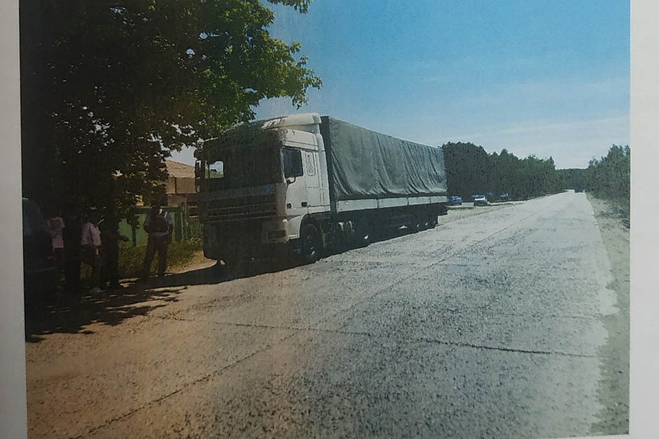 Эту фуру латышского перевозчика занесло на крутом повороте. Александр из-за этого получил проблемы со здоровьем. Фото: из архива героя публикации