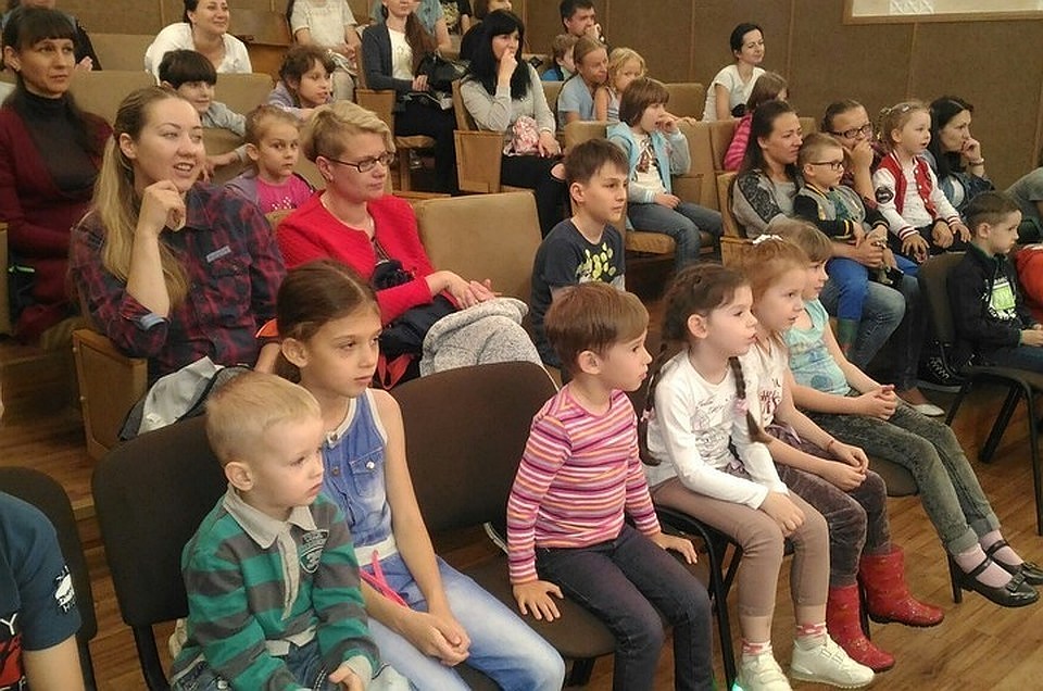 Проведение акции «Если добрый ты…» стало доброй традицией. Фото: администрация города Донецка