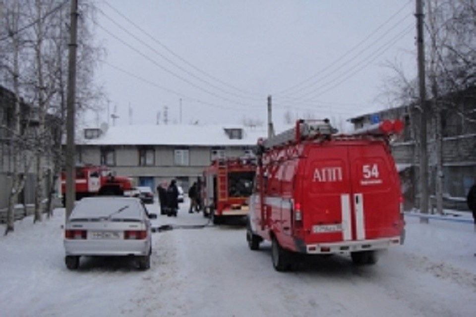 В Сургуте во время пожара в многоквартирном доме спасен один человек. Фото с сайта МЧС по ХМАО-Югре
