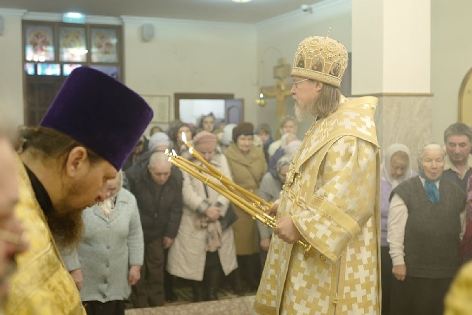Освятил храм митрополит Рязанский и Михайловский Марк.