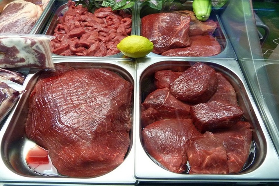В Нягани за антисанитарию закрыты два мясных магазина