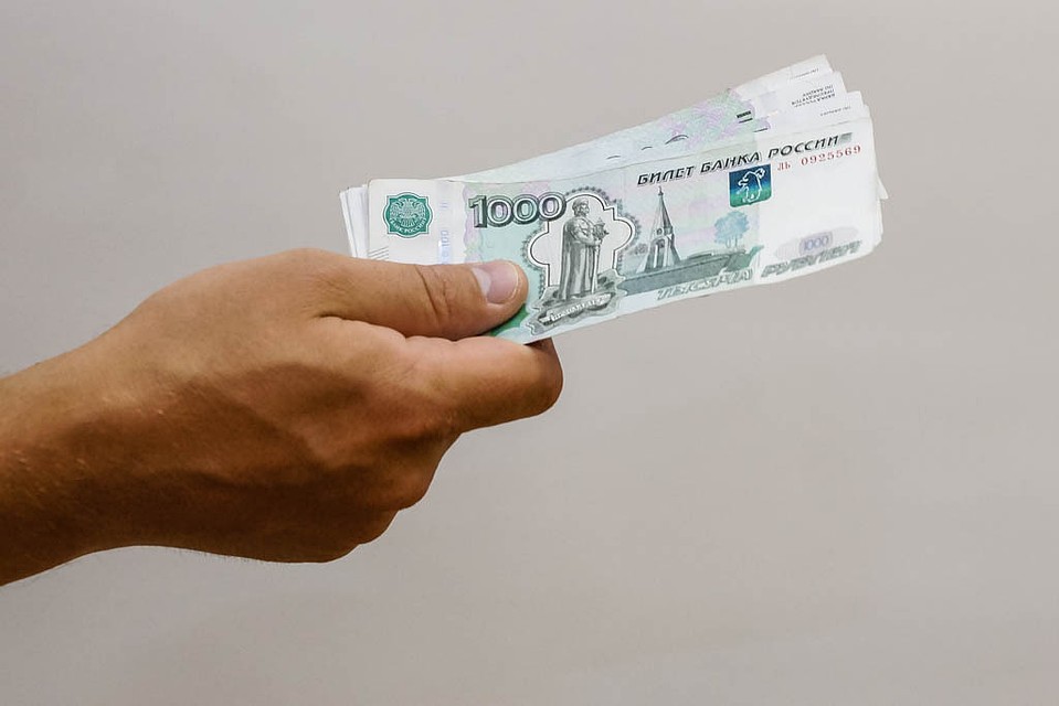 Женщине грозит уголовное наказание за взятку