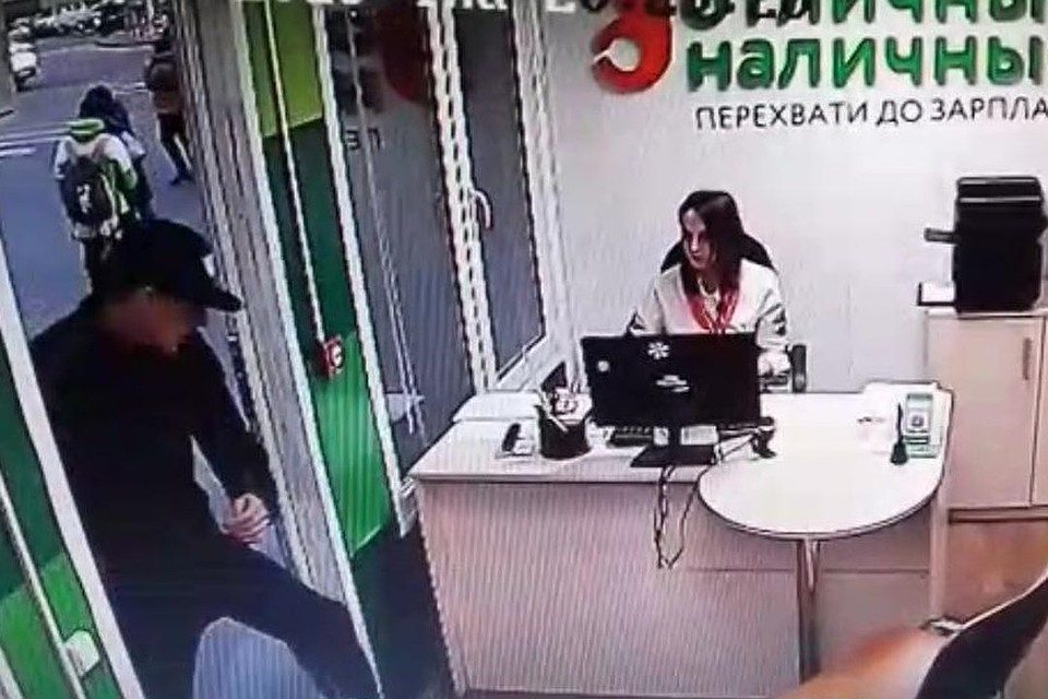 Налетчик попал на видео.