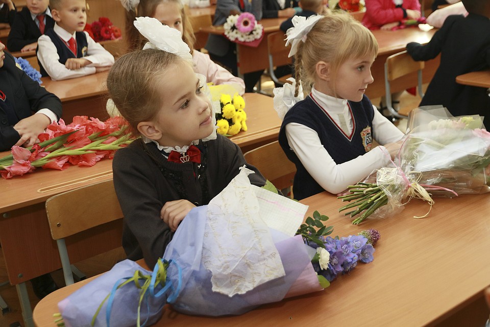 Родители спорят, нужно ли детям что-то, чего не оплачивает бюджет.