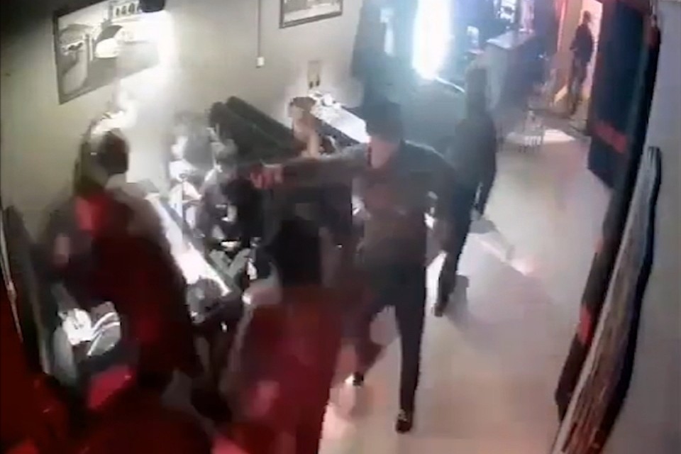 Фото: кадр видео с камеры наблюдения кальянной