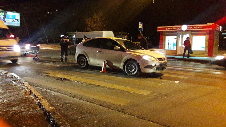 Пешеход-нарушитель угодил под колеса иномарки неподалеку от остановки