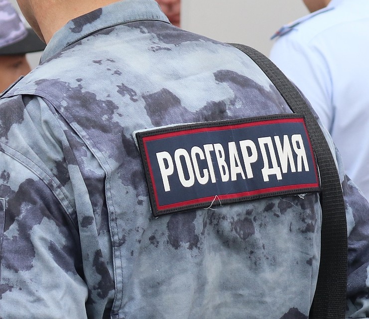 Белгородские росгвардейцы задержали мужчину, который скрывался от судебных приставов.