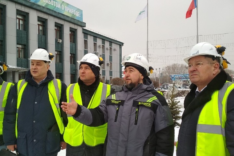 Специалисты кемеровского «Азота» сообщили журналистам результаты проверок качества воздуха во время смога в городе. По результатам замеров мобильной лаборатории, нарушений не было обнаружено