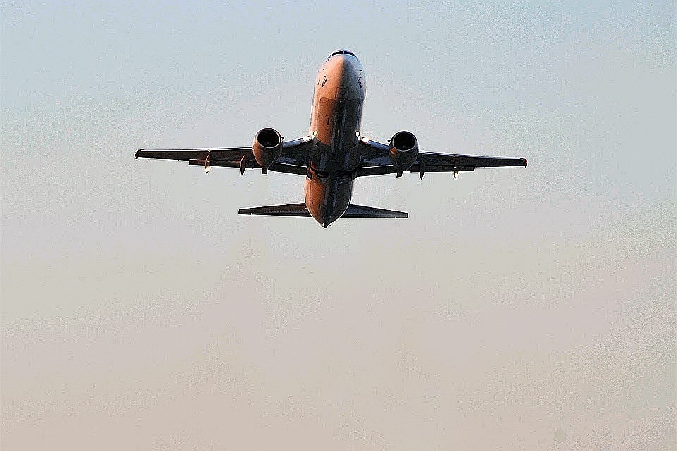 После вылета Sukhoi Superjet 100 совершил вынужденную посадку во Внуково