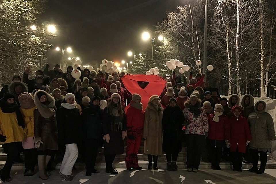 Ноябрьск поддержал акцию борьбы с ВИЧ. Фото с сайта администрации города Ноябрьск