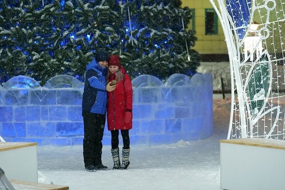 Жителей Нового Уренгоя в ледовом городке ждет дополнительная реальность Фото: newurengoy.ru