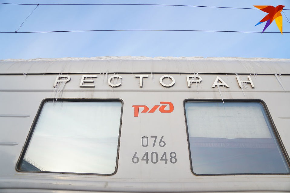 В вагоне-ресторане поезда "Мурманск - Санкт-Петербург" едва не произошло убийство.