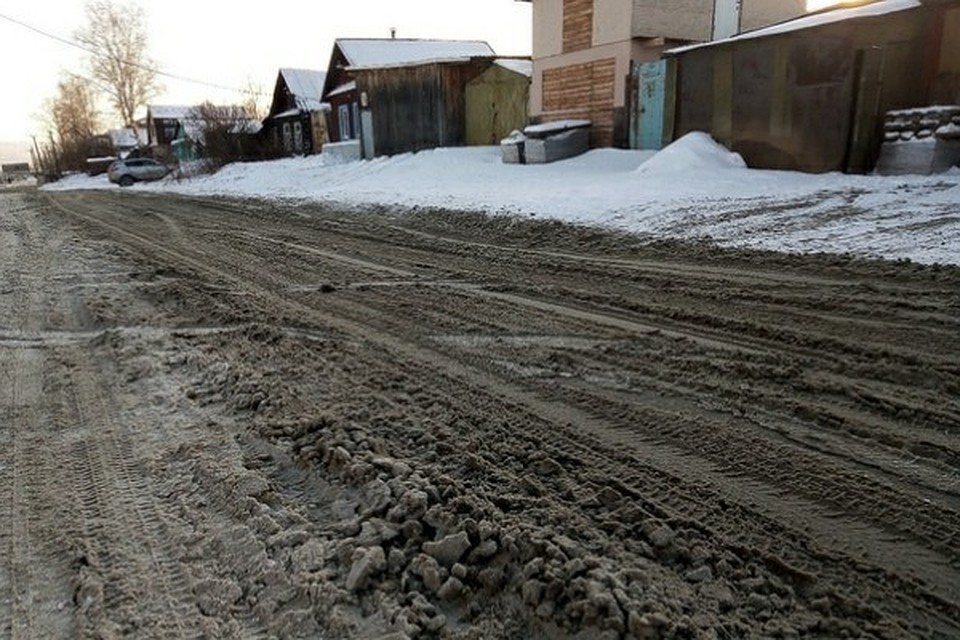 По такой дороге можно проехать разве что на танке. Фото: Лидия Балачий