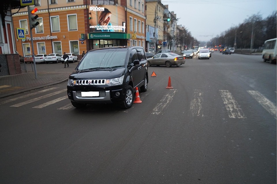 «Митсубиси» сбил подростка на зебре в Орле. Фото: УГИБДД УМВД России по Орловской области