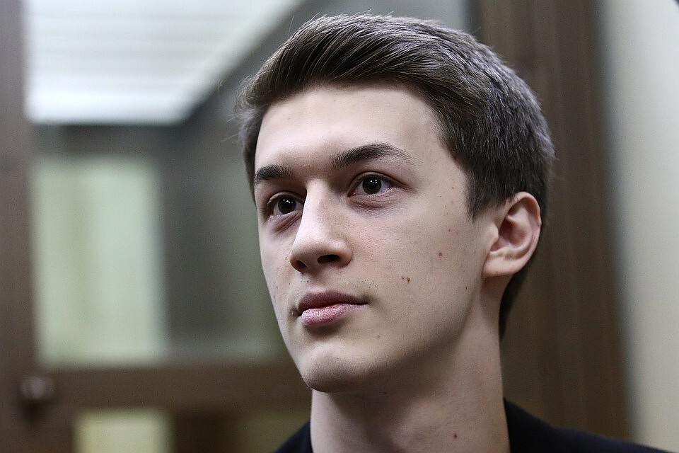 Студент Егор Жуков во время рассмотрения дела в Кунцевском суде РФ. Фото: Сергей Бобылев/ТАСС