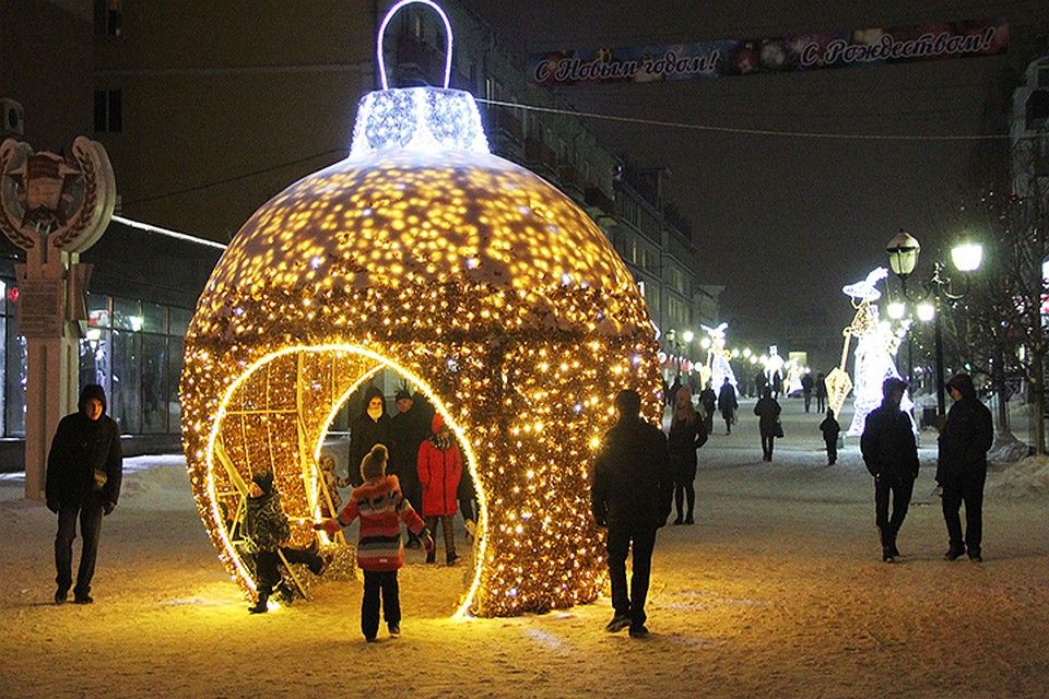 Новогодний "золотой шар" снова появится на бульваре Гагарина.