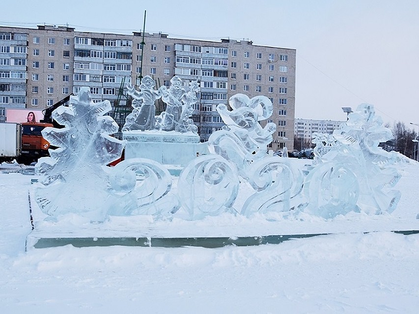 Новогодние городки Мегиона посвятили юбилею нефтяников и сорокалетию города. Фото администрации города.