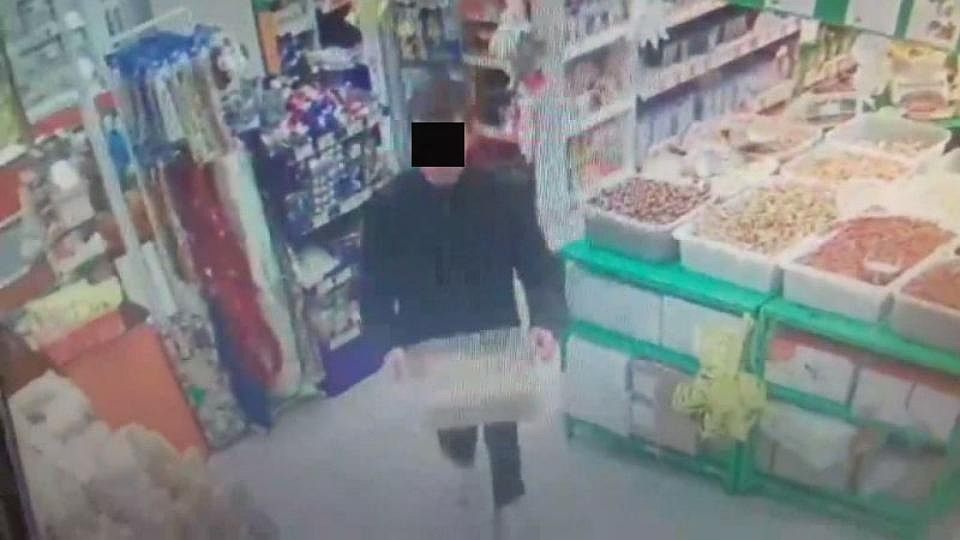 Запись с камеры видеонаблюдения и прежняя судимость помогли полиции установить личность вора. Фото: ГУ МВД России по Челябинской области