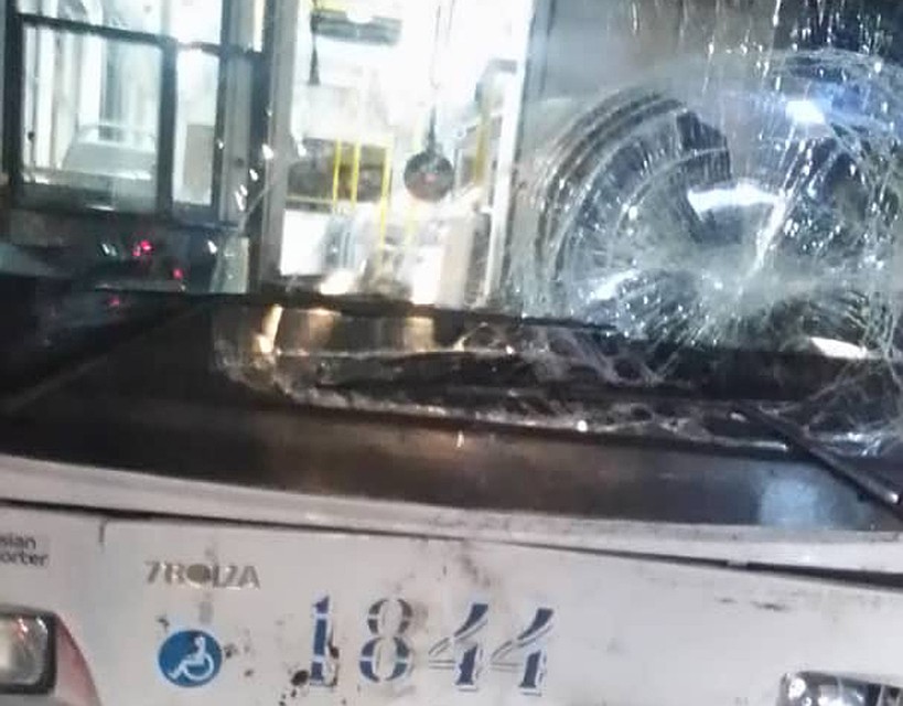 ДТП с участием автобуса, троллейбуса и двух легковушек произошло в Бишкеке.