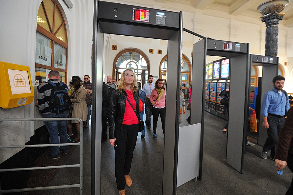 Оружие провозить в метро можно