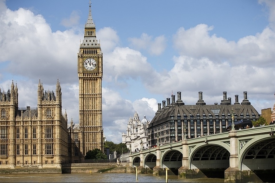 Британский парламент впервые одобрил законопроект о Brexit,