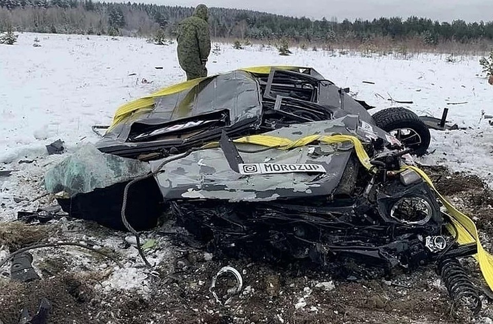 Вот и все, что осталось от дорогого внедорожника. Фото: "Столица на Онего"