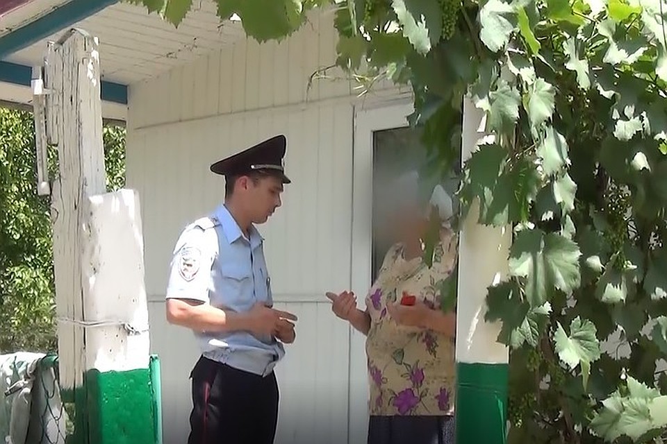 Капитан полиции бросился в одиночку защищать от вооруженного разбоя. Фото: кадр видео
