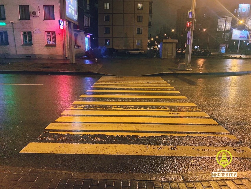Женщина переходила дорогу по "зебре" Фото: Дорожный инспектор