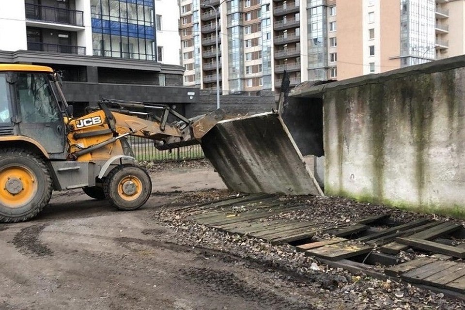 В Калининском районе снесли гаражи. Фото: ККИ СПб