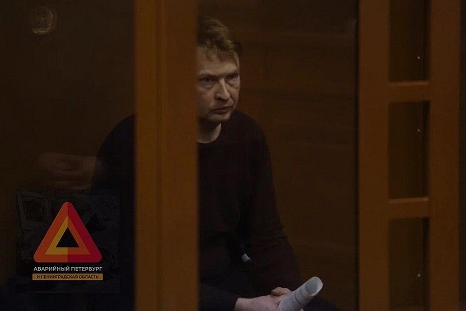 Водитель, насмерть сбивший юношу и девушку, арестован на два месяца. Фото: "Аварийный Петербург".