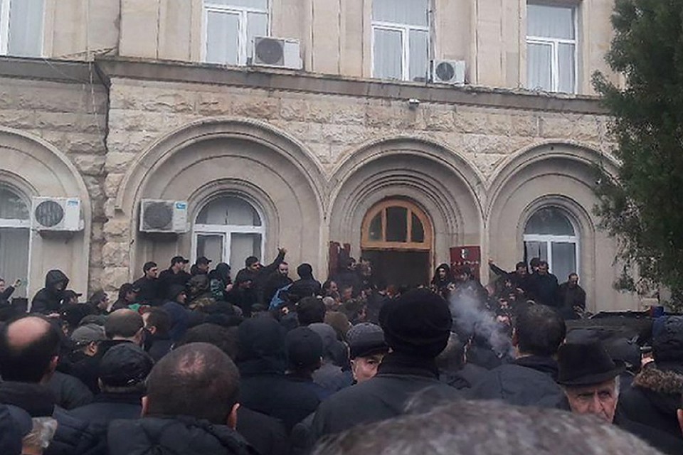 Верховный суд Абхазии постановил назначить повторные выборы президента страны