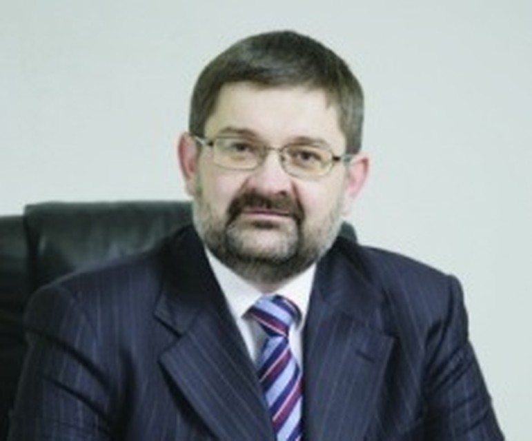 Василий Тараканов поблагодарил за совместную работу. Фото: ВолГУ