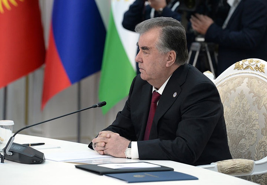 Кадровые перестановки президент Таджикистана произвел на фоне кыргызско-таджикского конфликта на границе.