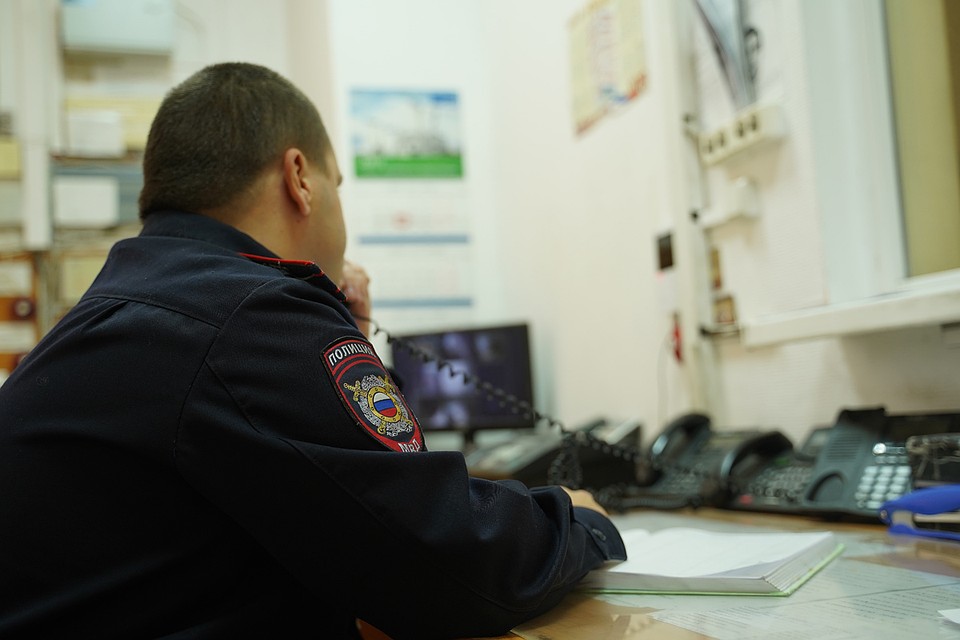 Прибывшими на место сотрудниками полиции обнаружен ребенок мужского пола возрастом один месяц.