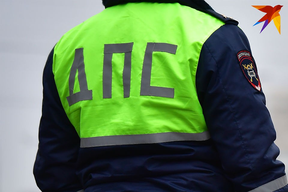 Сотрудник ДПС хотел, чтобы пьяная мурманчанка оказалась в безопасности, а та набросилась на него с кулаками.