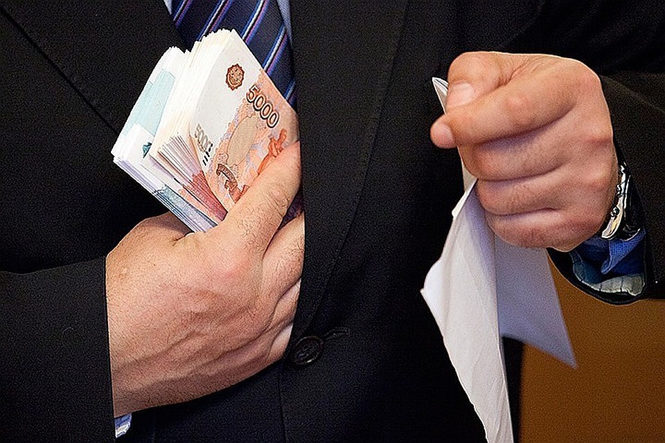 На незаконной банковской деятельности мужчина заработал 2,6 млн рублей