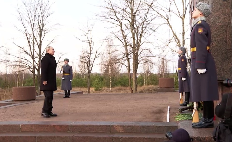 Президент весь день проведет в Санкт-Петербурге и встретится с ветеранами