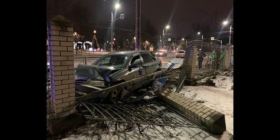 Туляка врезалась в забор