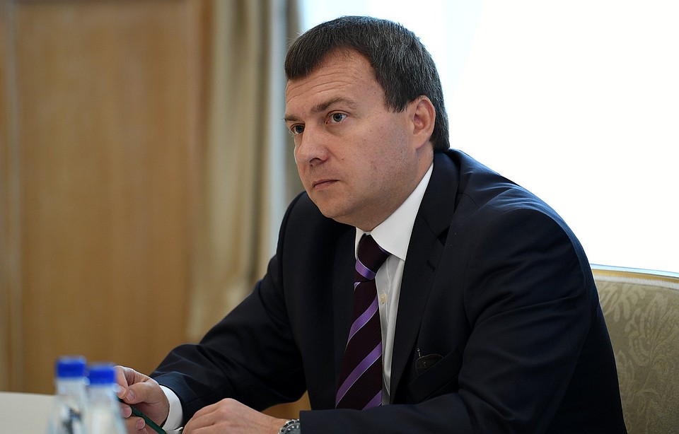 Артем Ажгиревич в правительстве региона трудится с августа 2019 года. Фото: пресс-служба правительства Тверской области